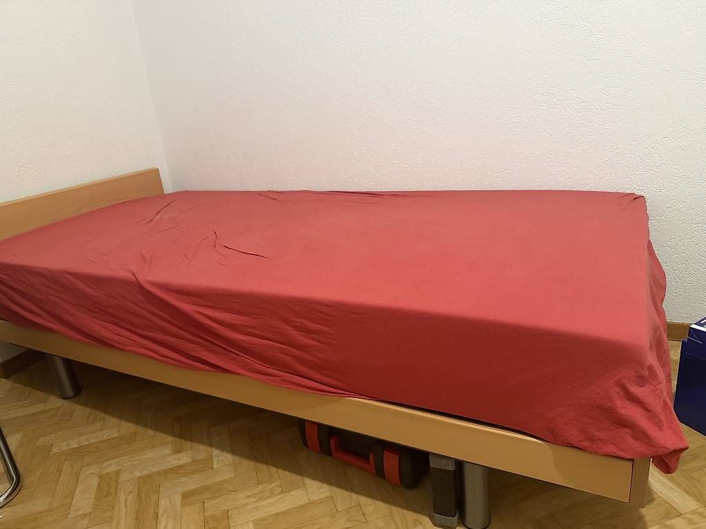 Letti: Lit complet (sommier + matelas à vendre)  – Usato da Delémont venduto da eng_lsm2