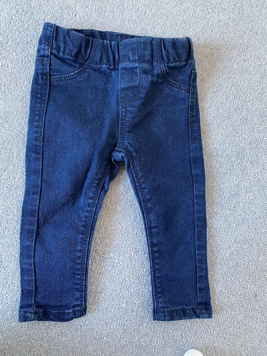 Oshkosh Pantaloni: Oshkosh Jegging 9M (74) – Usato da Einsiedeln venduto da PaedeK84