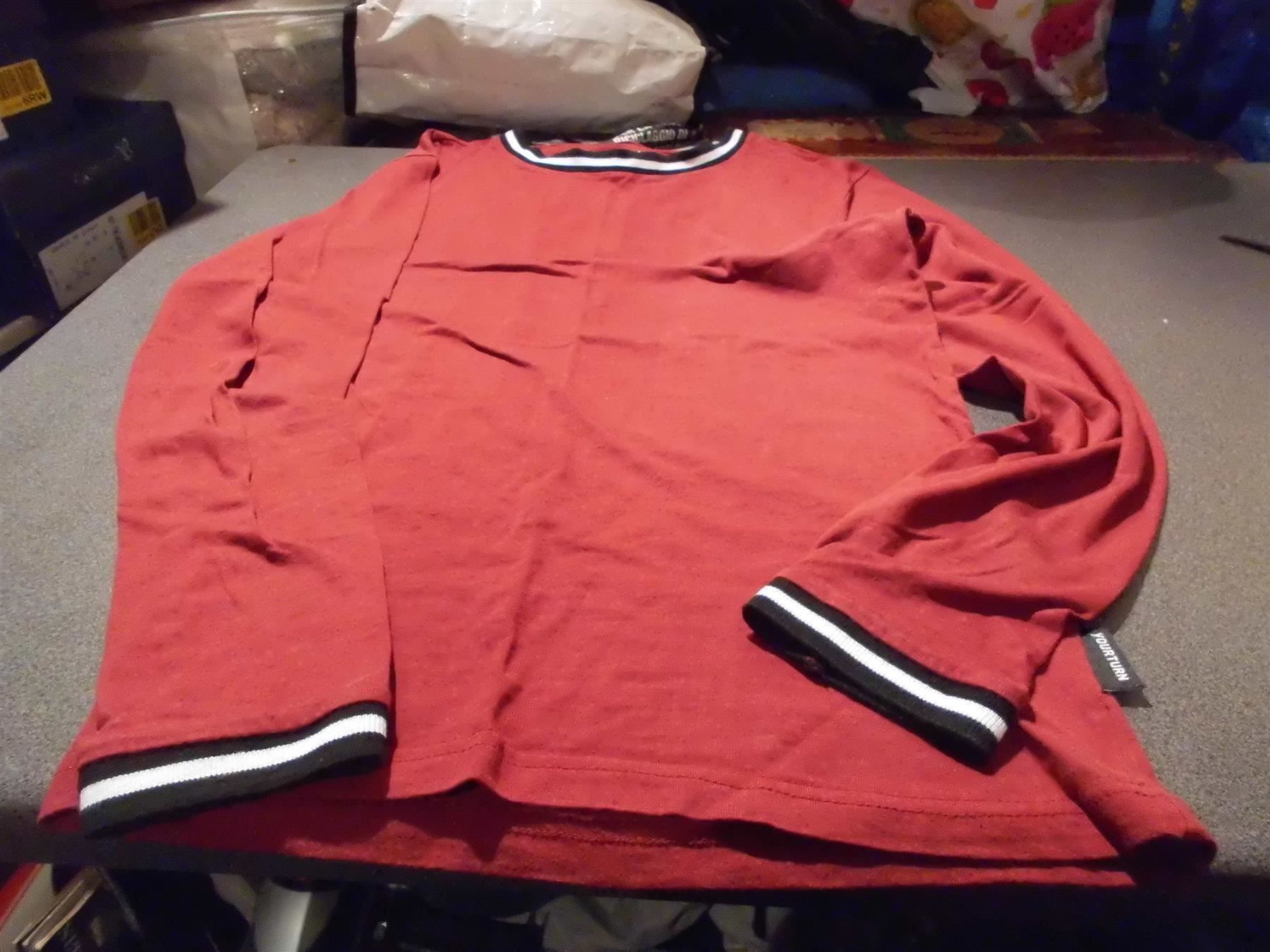 Pulls et sweat-shirts: Pullover Grösse XS, Yourturn, rot – D'occasion à Zürich par abraxas1291
