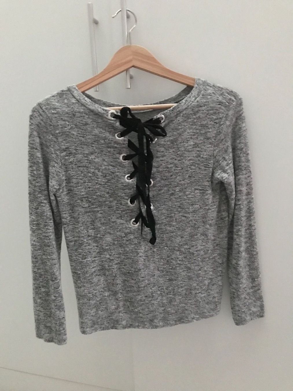 T-shirt: Tshirt langarm grau Gr.S – Usato da Wädenswil venduto da JJ15