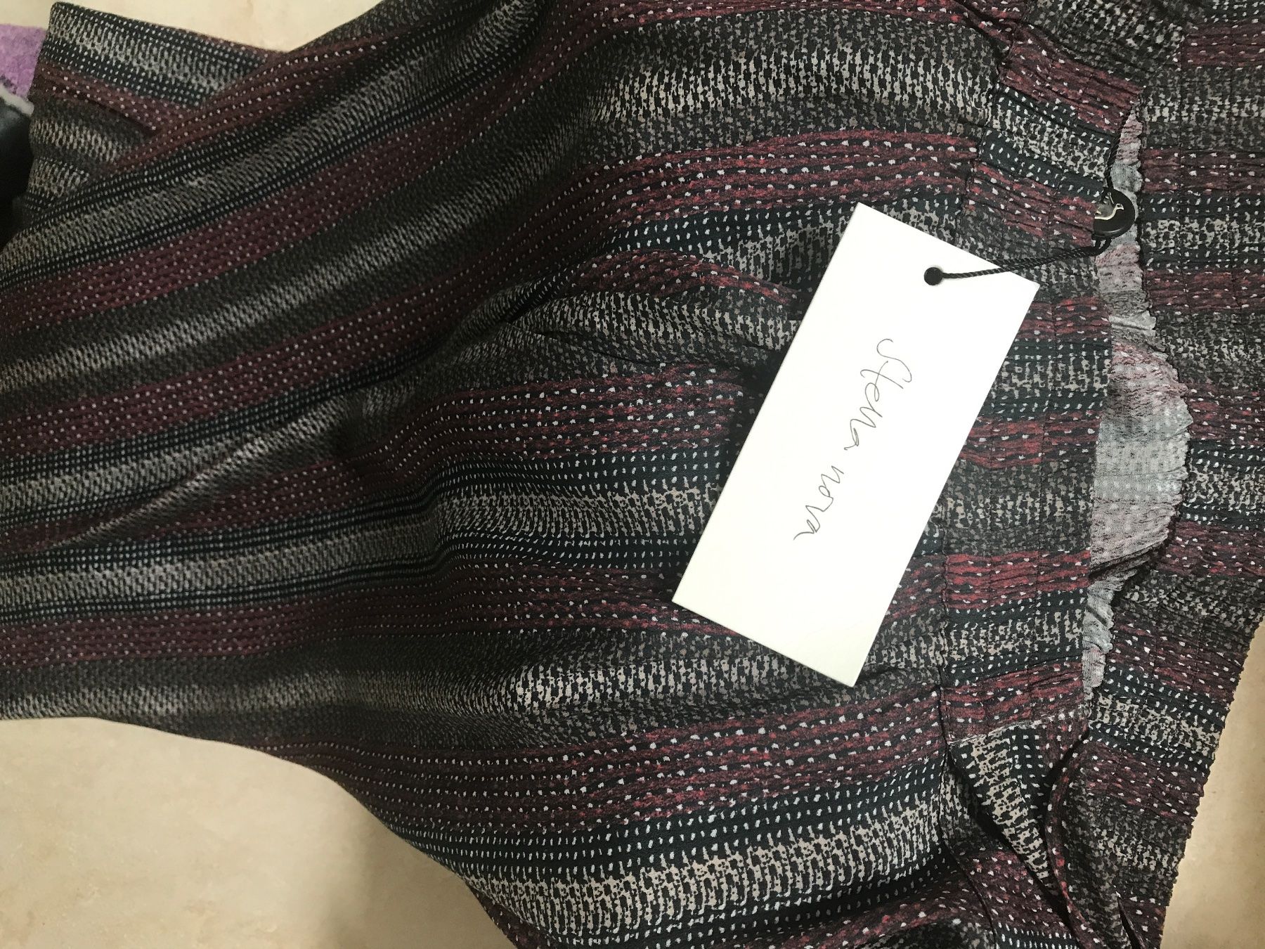 Pantaloni: STELLA NOVA Stoffhose in Dunkelrot 36 – Nuovo e nell'imballaggio originale da Glattfelden venduto da Danshari 4