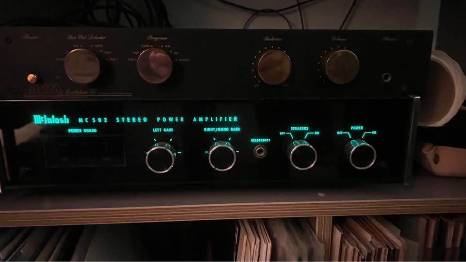 McIntosh Amplificatori: McIntosh MC502 - Endstufe – Usato da Meggen venduto da Hobst 2