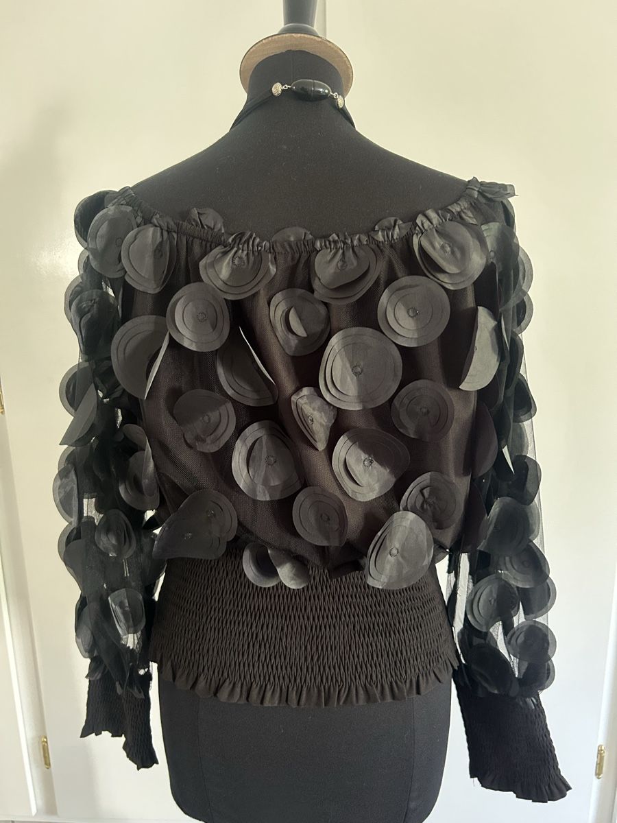 Maglioni & Felpe: Magnifique pull 🖤 L – Usato da Fribourg venduto da ficelle_de_luge 2