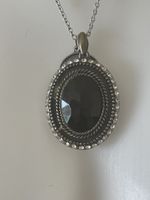 Collier vintage il s’ouvre pierre onyx bon état 62 cm unisex