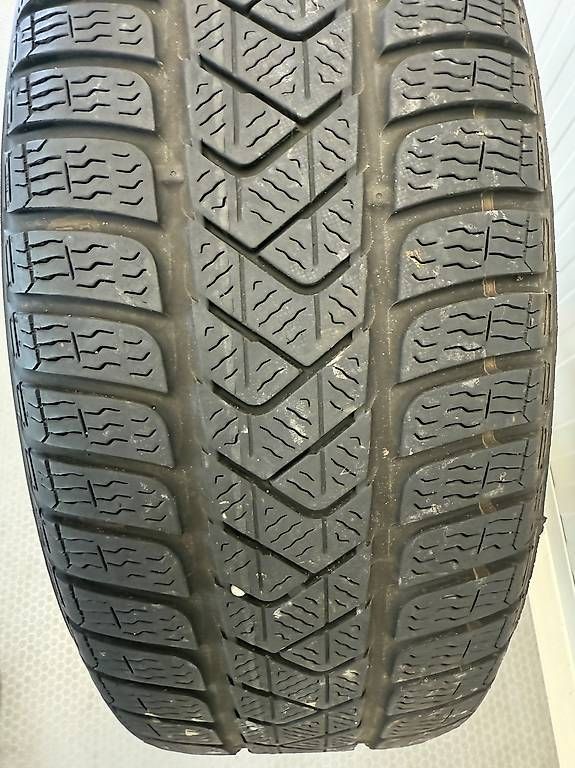 Pneus & Roues: Roue d?hiver VW Passat modèle 2016 – D'occasion à Bossonnens par Yehya 1