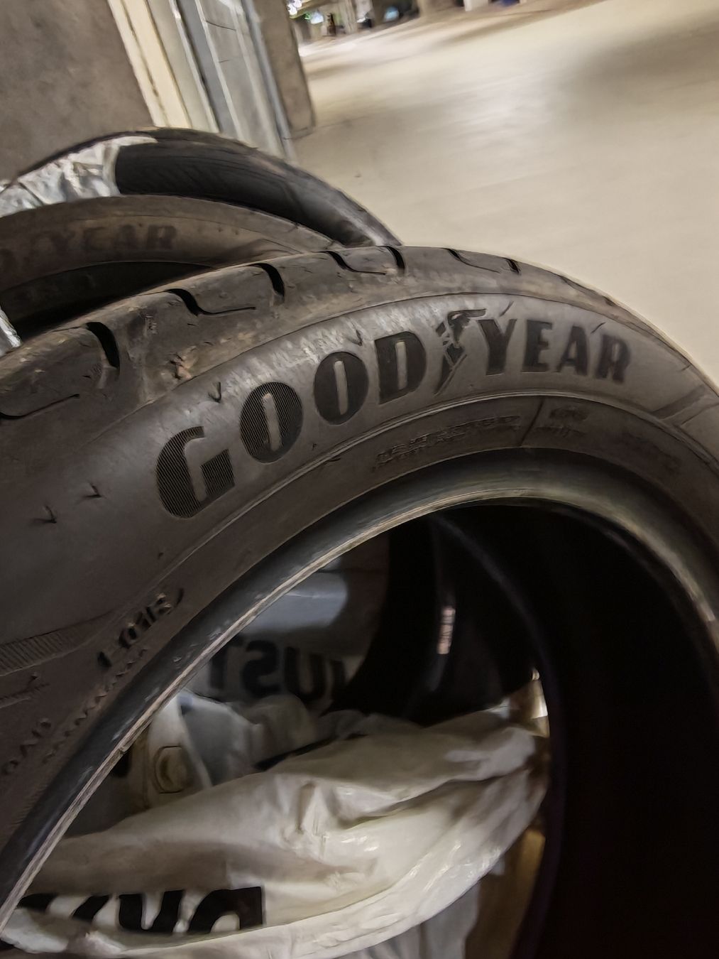 Goodyear Pneumatici & Ruote complete: 4 Goodyear EfficientGrip Performance 205/55 R19 97V – Usato da Veltheim AG venduto da Vor69 4