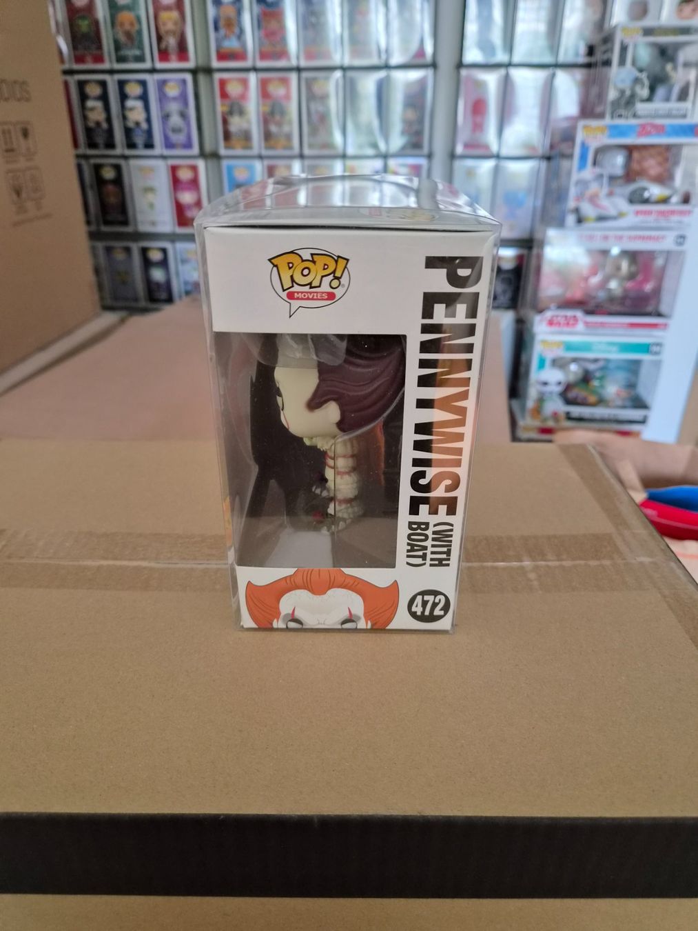 Funko Statuette: Funko Pop! Pennywise mit Boot 472 Chase Edition – Nuovo e nell'imballaggio originale da Sisseln AG venduto da schenk-figuren 1