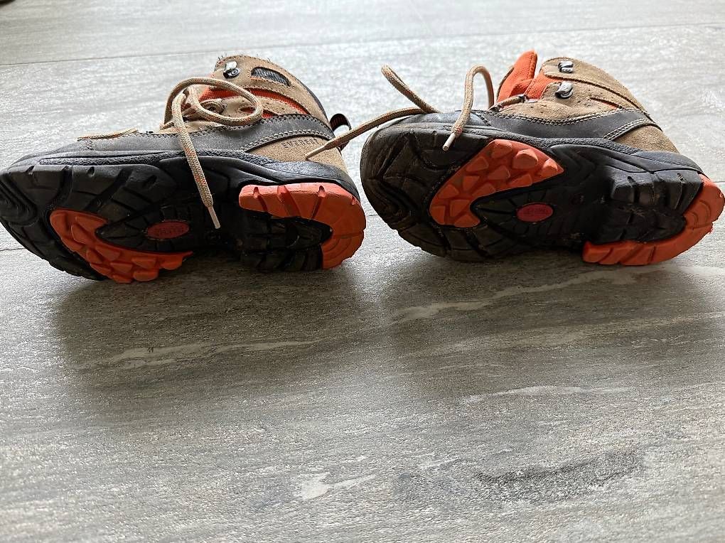 Scarpe per ragazzi: Wanderschuhe Gr 33 – Usato da Kirchlindach venduto da fecop 1