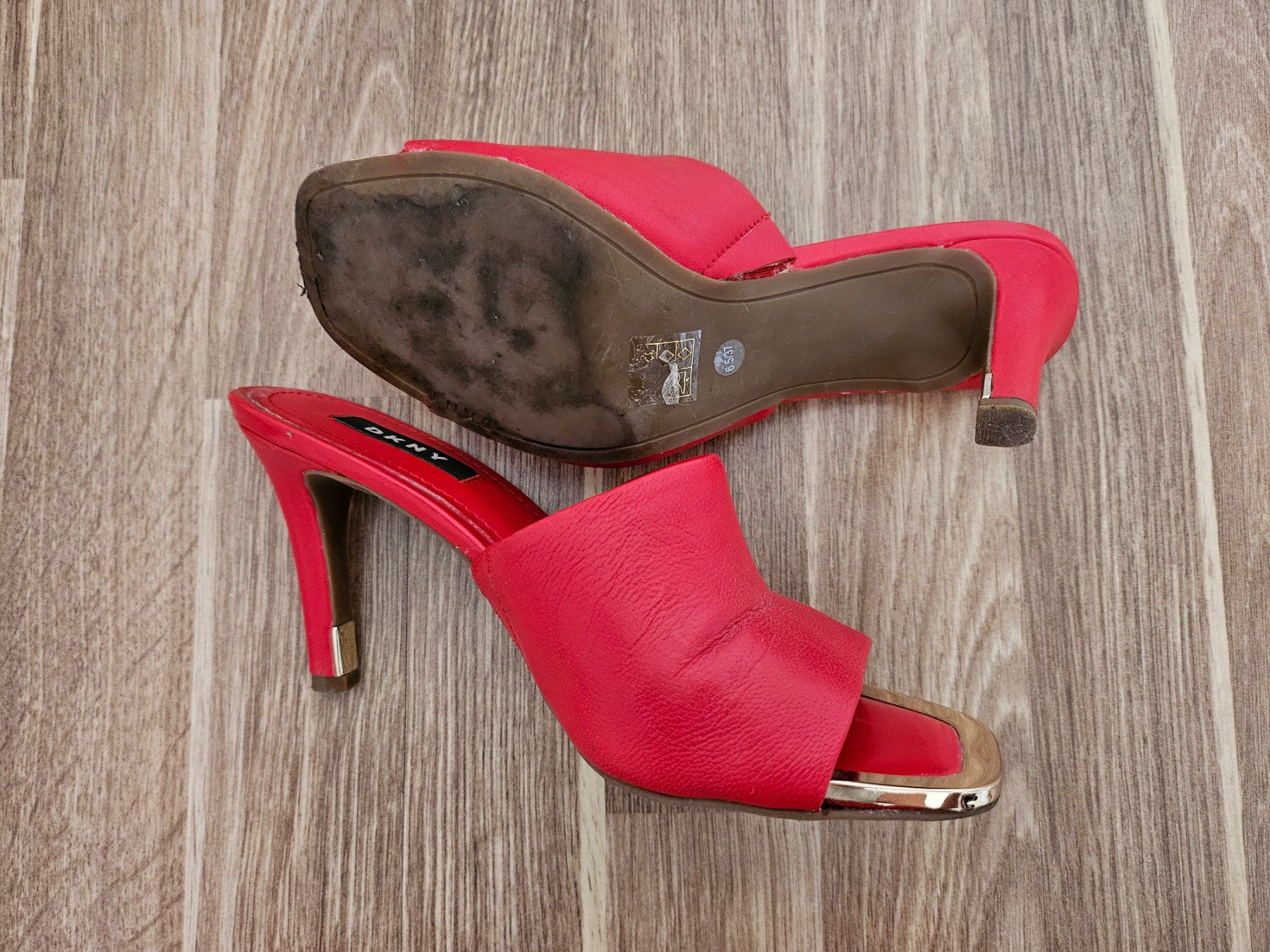DKNY Damenschuhe: DKNY Bronx Pantolette in Rot, Grösse 37 – Gebraucht aus Zürich von natalos 3