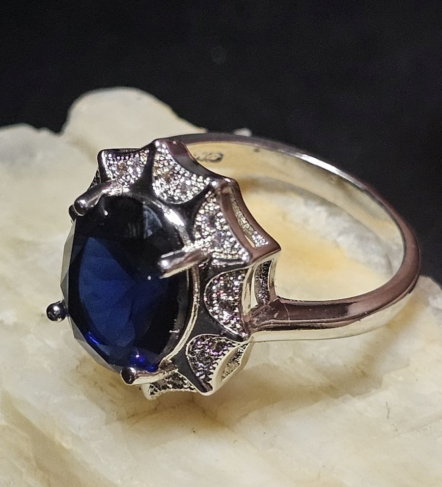 Anelli: Wunderschöner Ring mit Zirkonia, 925 versilbert, Gr. 8 – Nuovo (secondo la descrizione) da Grenchen venduto da maretop 3