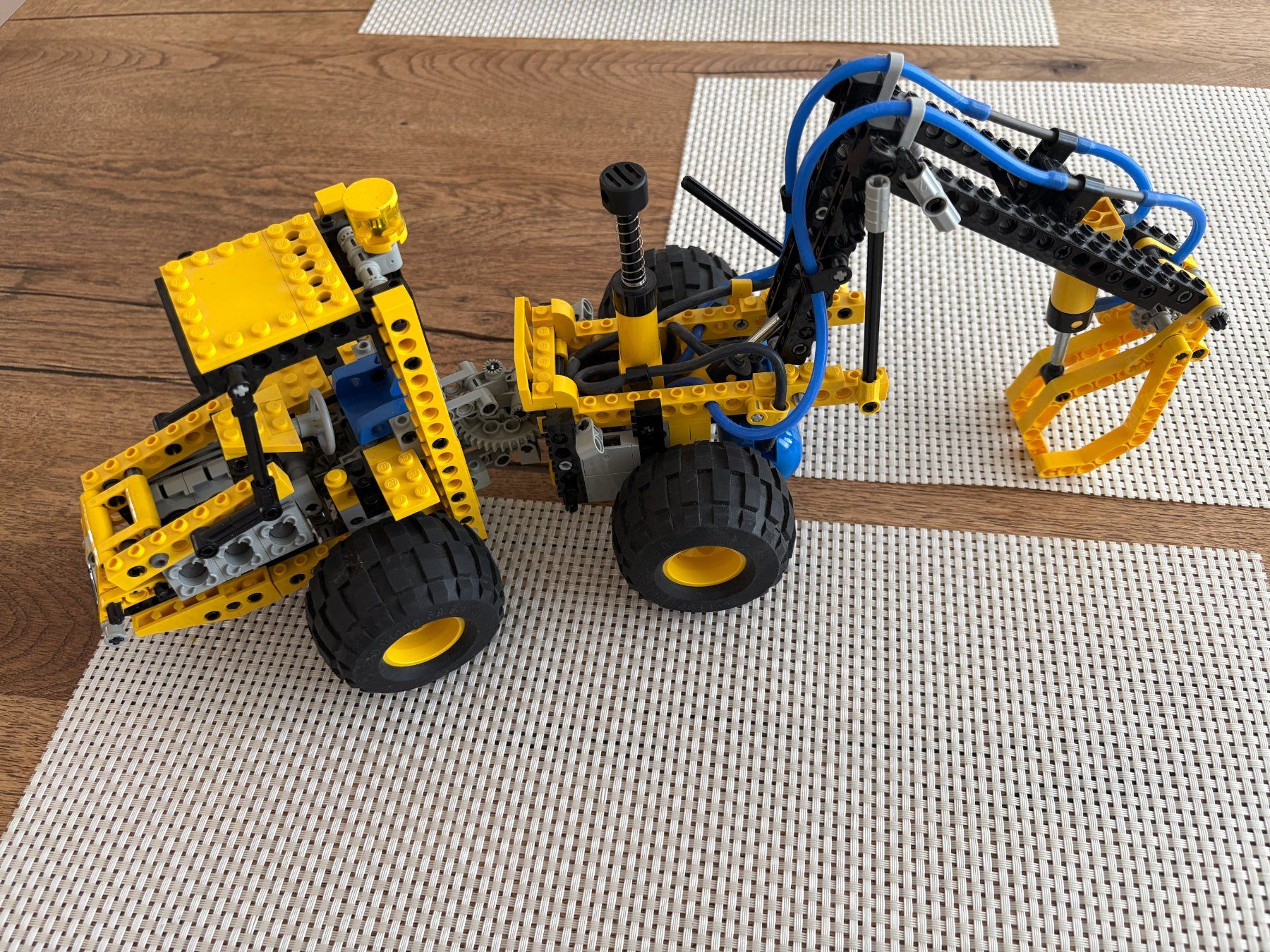 Lego Jeux de construction: Lego Technik Backhoe Loader 8455 und 8439  Front End Loader – D'occasion à Buochs par Techtelmechtel 6