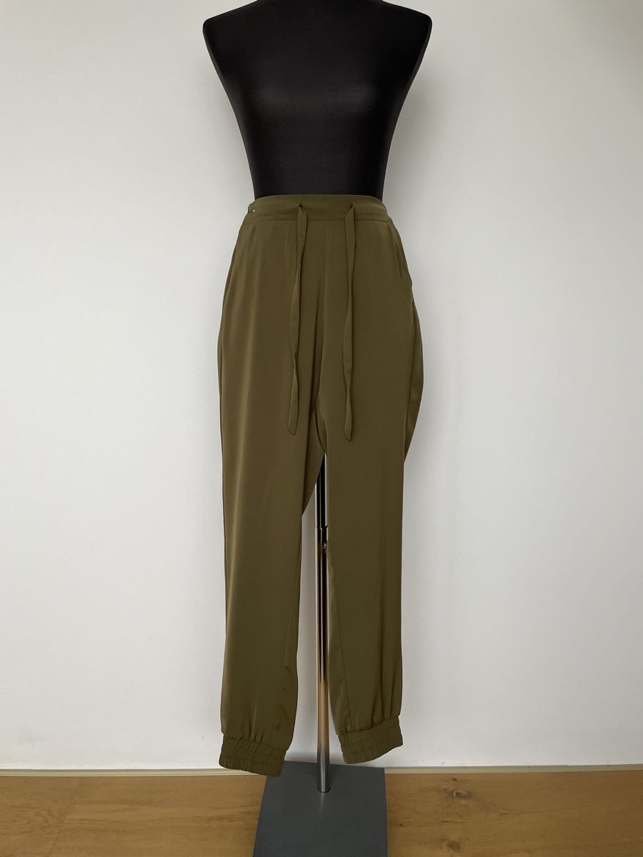 Zara Hosen: Stylische Khaki Hose, Gr. S – Gebraucht aus Grenchen von M_ina