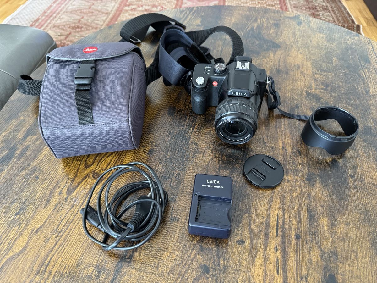 Leica Fotocamera: Leica v-lux1 Digitalkamera – Usato da Zunzgen venduto da milesdavis76
