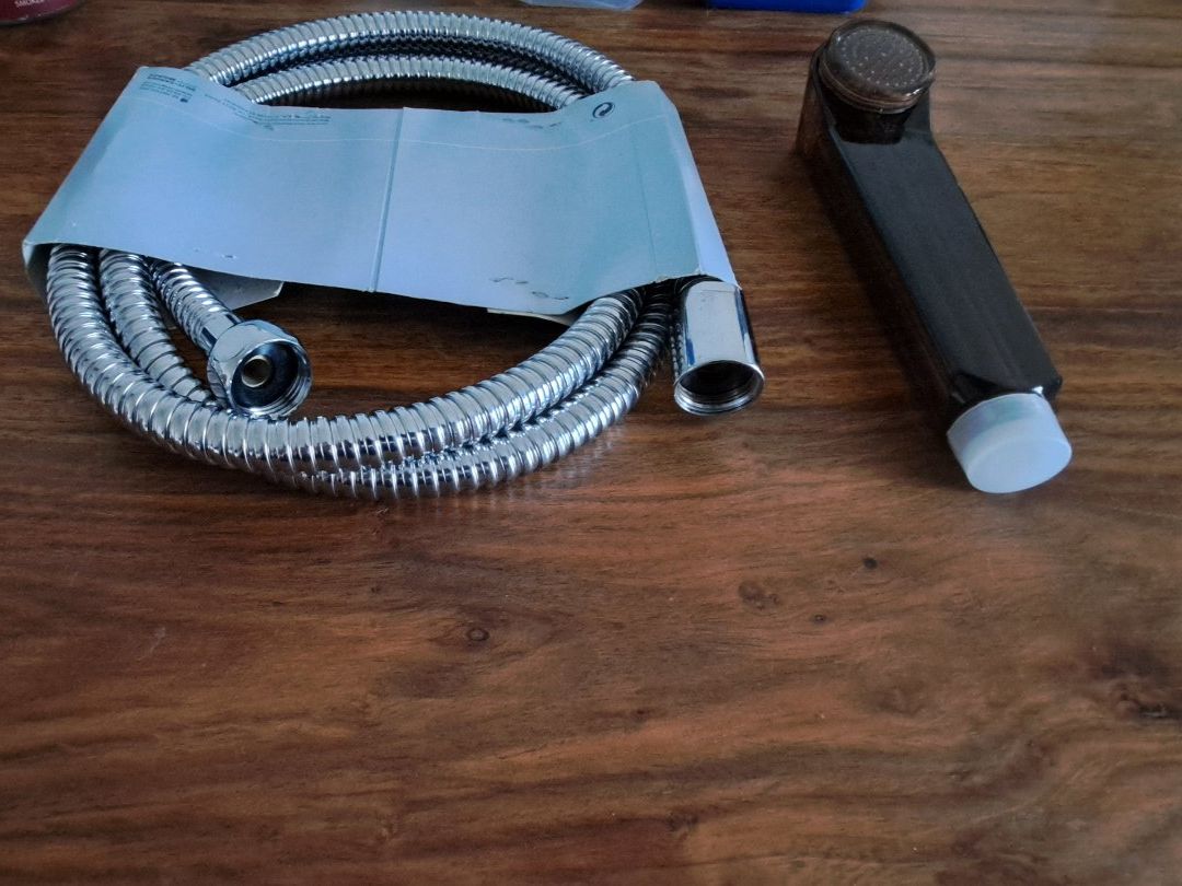 Duschbrausen: Brausegarnitur, Metall, 180cm, ungebraucht – Neu und originalverpackt aus Luzern von xem_g8vs 1
