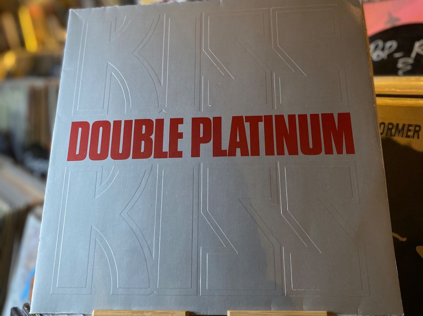 Dischi in vinile: Kiss – Double Platinum....COMPIL ...VG+/VG+ – Usato da Gals venduto da Diskopatshop