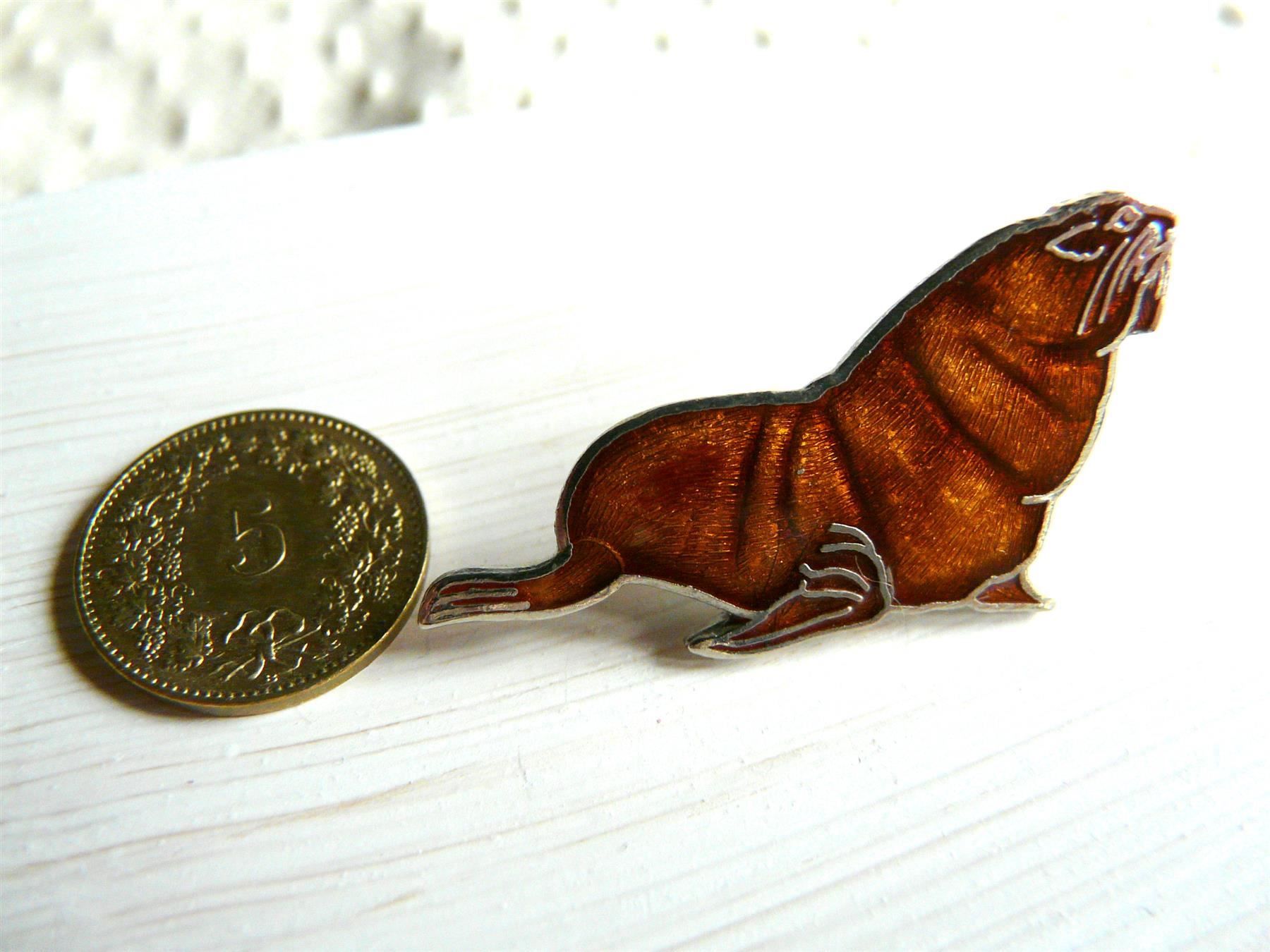 Placchette & Badge: • Morse Walross walrus  - pin M6A.24 – Usato da Pully venduto da websurfer1 1