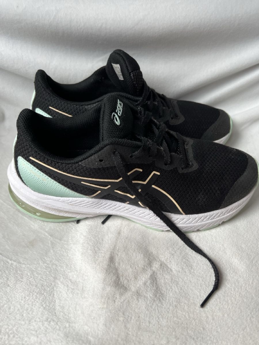Asics Scarpe da uomo: Asics GT-1000 12 – Usato da Mörel venduto da Emozia 2