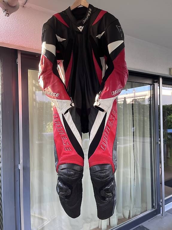 Dainese Anzüge: Dainese Lederkombi 1-teiler Grösse 54 – Gebraucht aus Endingen von oliver8