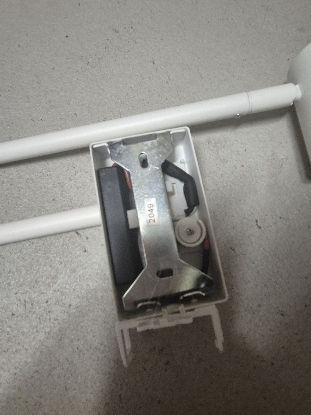 Lampen: White Adjustable Track Spotlight for Rail Mounting – Gebraucht aus Lenzburg von DobrzynM 5