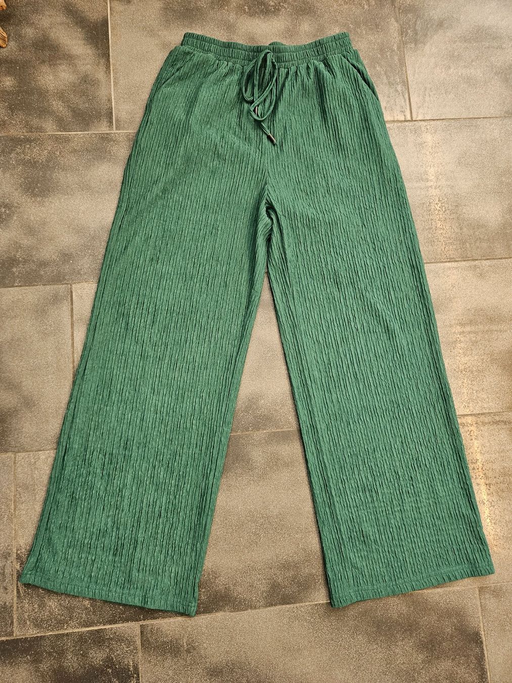 Shein Pantaloni: Shein Sommerhose, Grün, Grösse L – Nuovo (secondo la descrizione) da Ormalingen venduto da nomolnoi