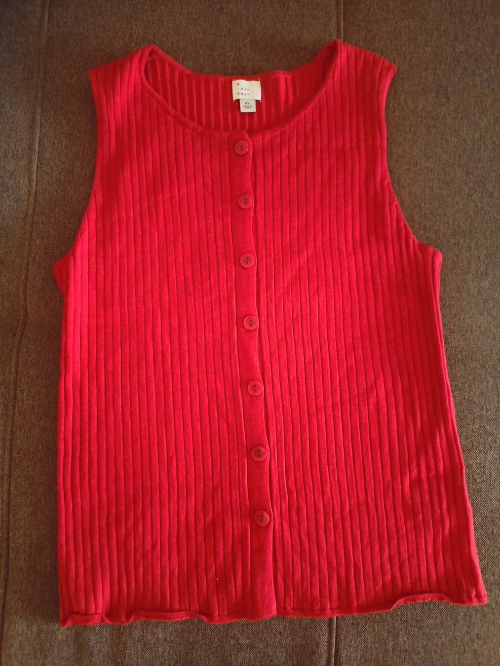 Top: Rote Strickweste, Grösse L/ XL, NEU – Nuovo (secondo la descrizione) da Greifensee venduto da Beautyisforever