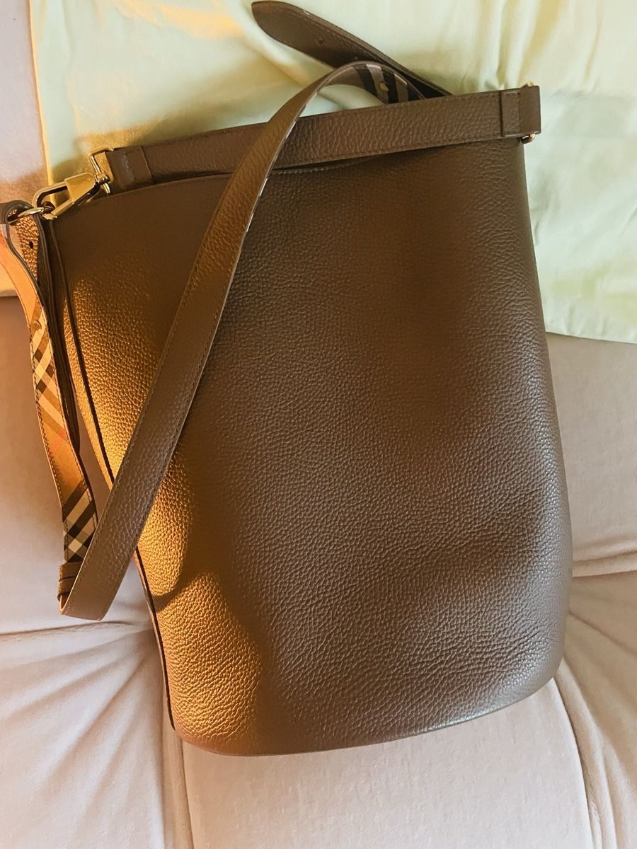 Burberry Borse da donna: Bucket Bag NEU, Burberry – Nuovo e nell'imballaggio originale da Tägerwilen venduto da CarolinaHerrera 1