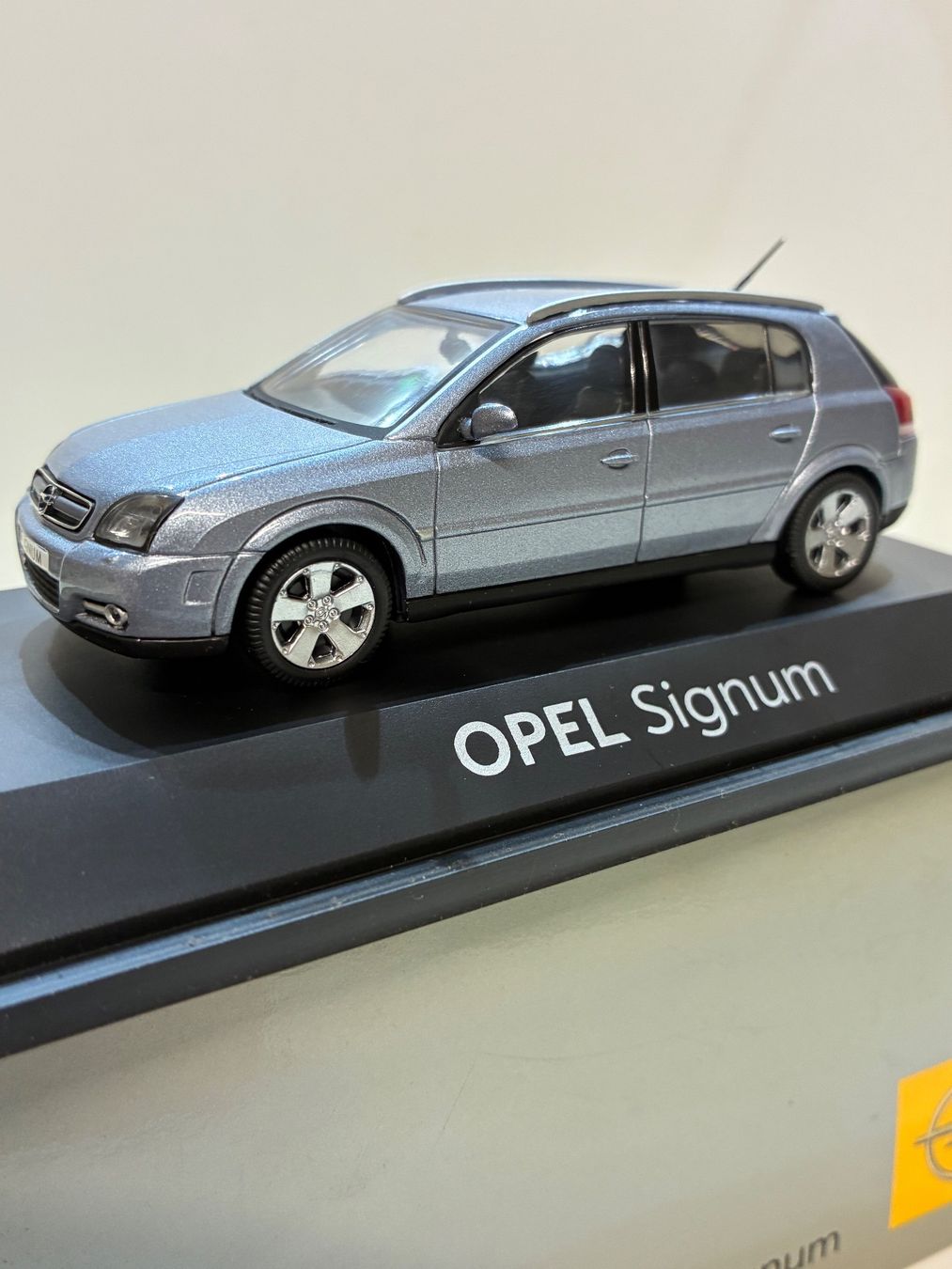 Opel Voitures modèles: Modellauto Opel Signum – Neuf avec emballage d'origine à Kräiligen par hkk 2