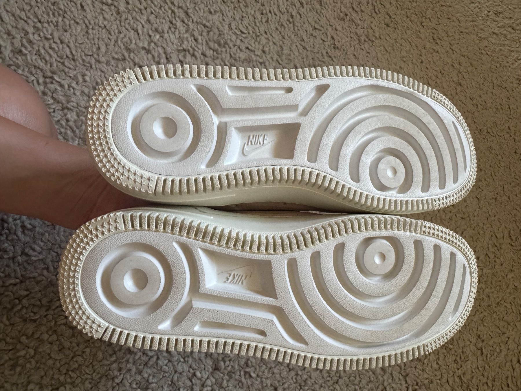 Nike Scarpe da donna: Air Force One Schuhe 36.5 NEU Wildleder – Nuovo (secondo la descrizione) da Dürrenäsch venduto da 1kirs 3