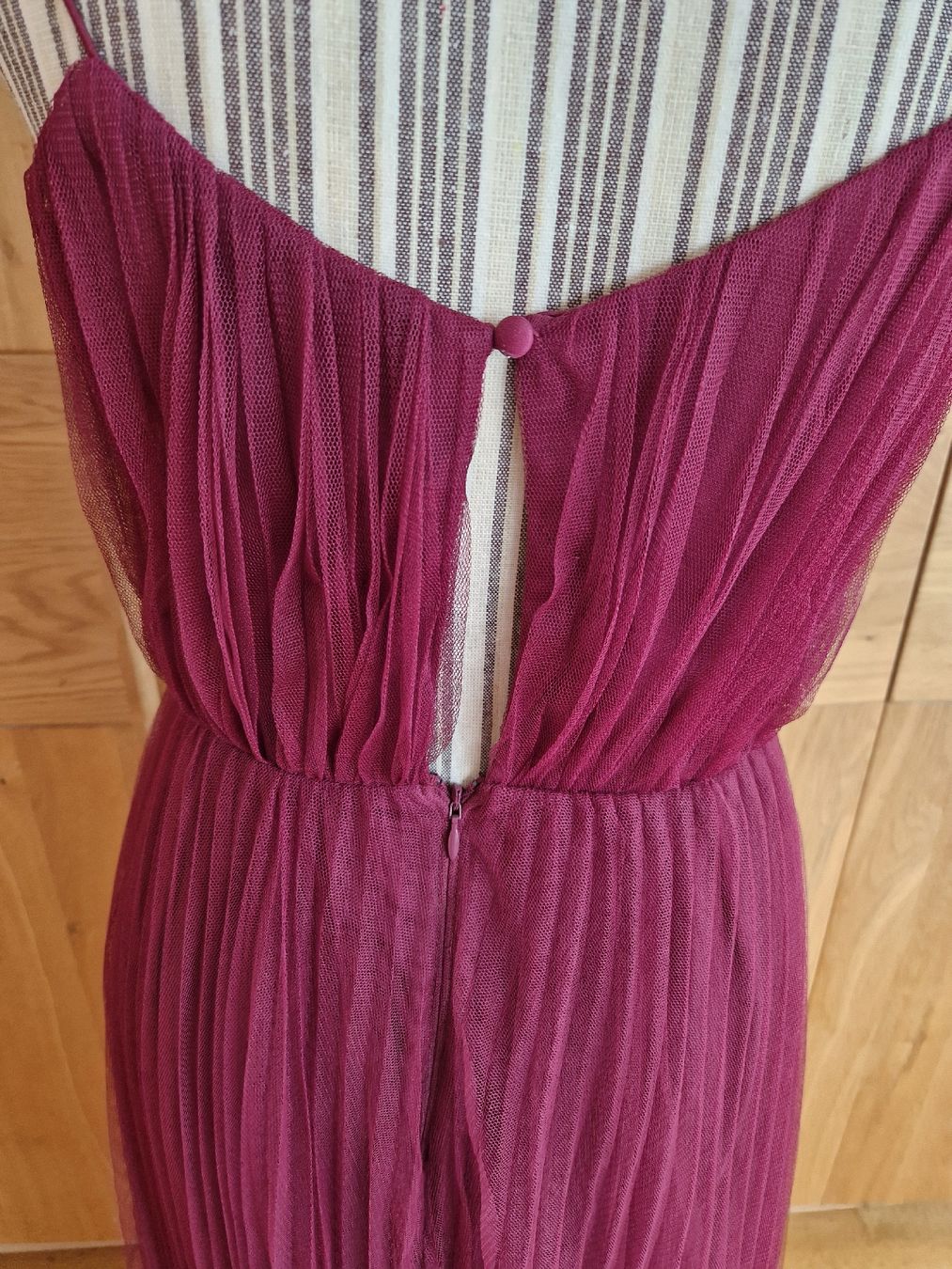 Asos Vestiti: Asos Ballkleid / Abendkleid Tüll – Usato da Remetschwil venduto da interiorandbeauty 2