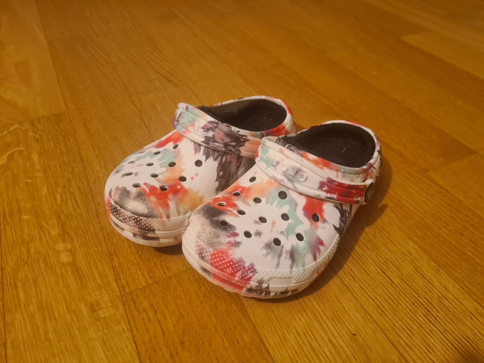 Crocs Scarpe per ragazzi: Crocs gefüttert Gr C11 – Usato da Zumikon venduto da daryona