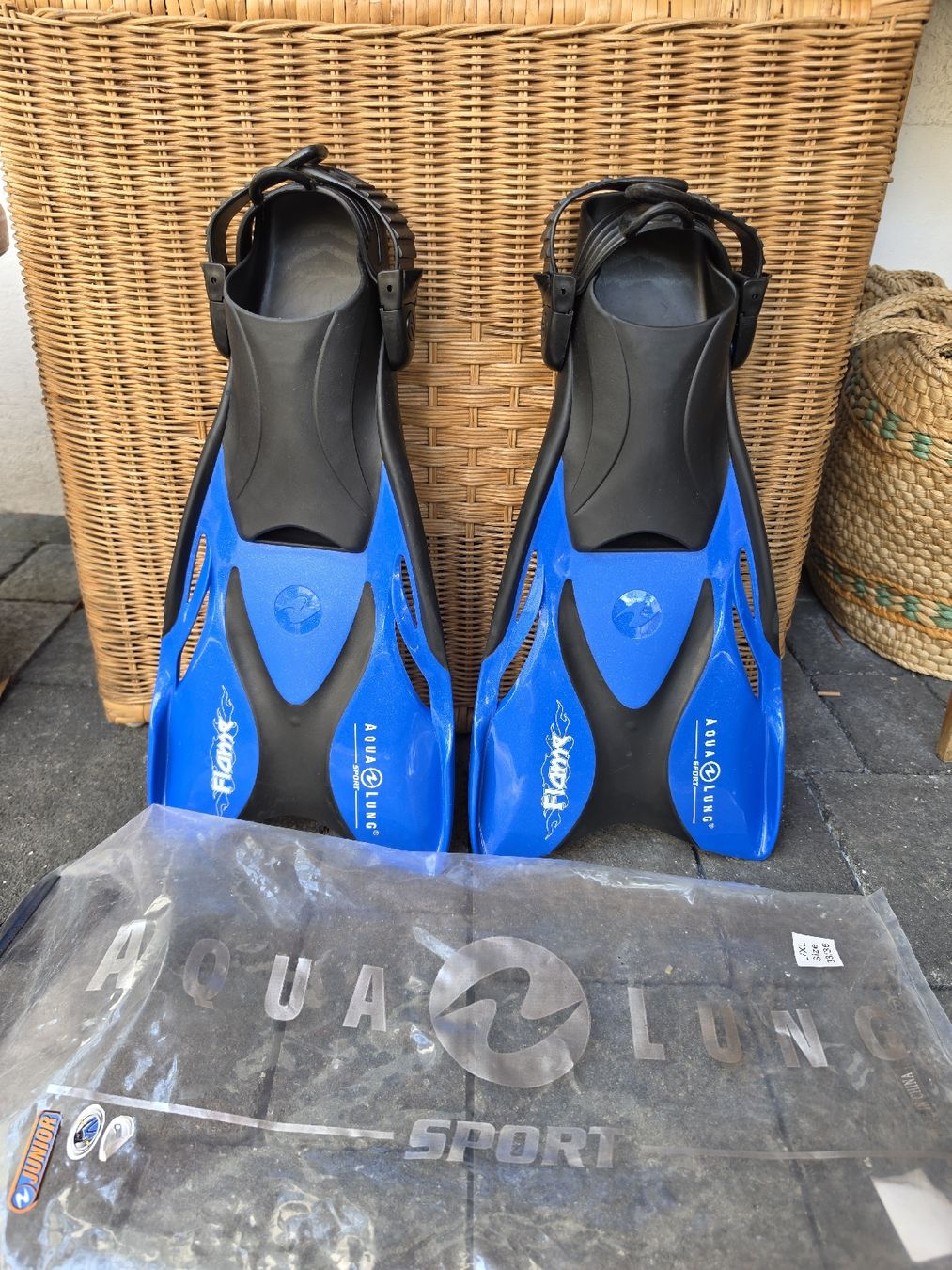 Flossen, Masken & Schnorchel: Flossen Aqualung Sport Flame – Gebraucht aus Liestal von sbliestal