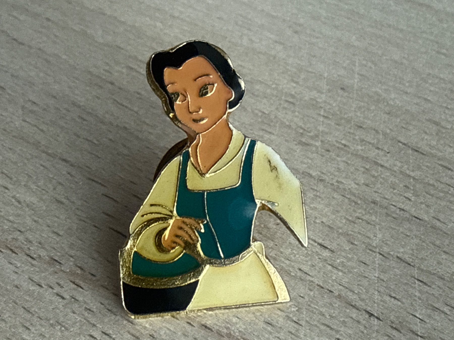 Disney Placchette & Badge: Pin  La Belle – Usato da Glattbrugg venduto da Schweigmatt