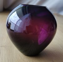 Glasvase amethystfarben Höhe 10 cm guter Zustand, selten 
