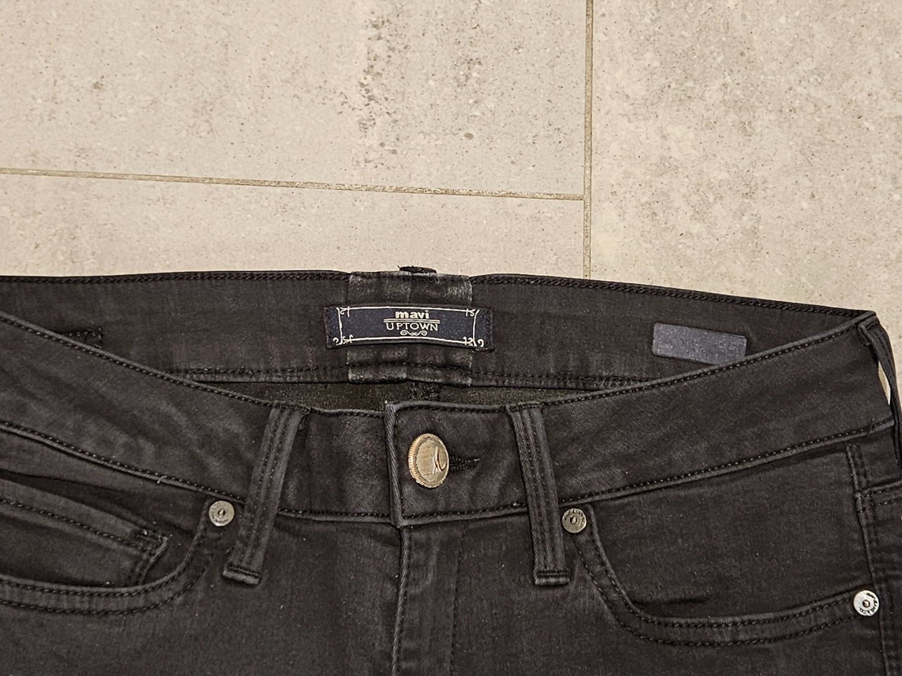 Jeans: schöne Jeans, Mavi – Usato da Wiesendangen venduto da Sinhuk 2
