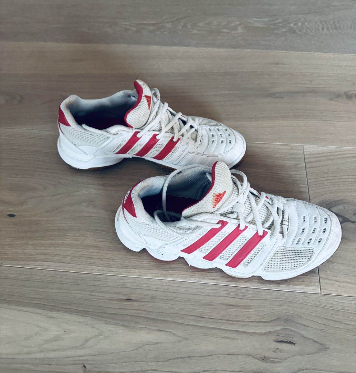 Adidas Scarpe da uomo: ADIDAS - Hallenschuhe Stabil Gr. 42 – Usato da Zürich venduto da sany07