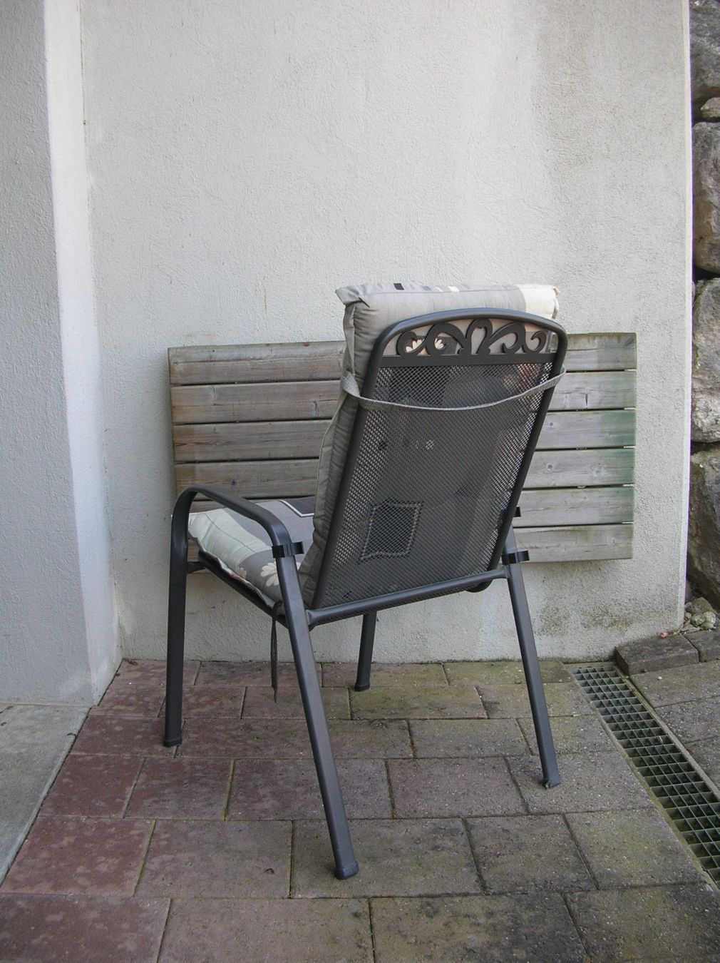 Sedie: 2 Gartenstühle mit Sitzkissen – Usato da Niederglatt ZH venduto da Bourret 2
