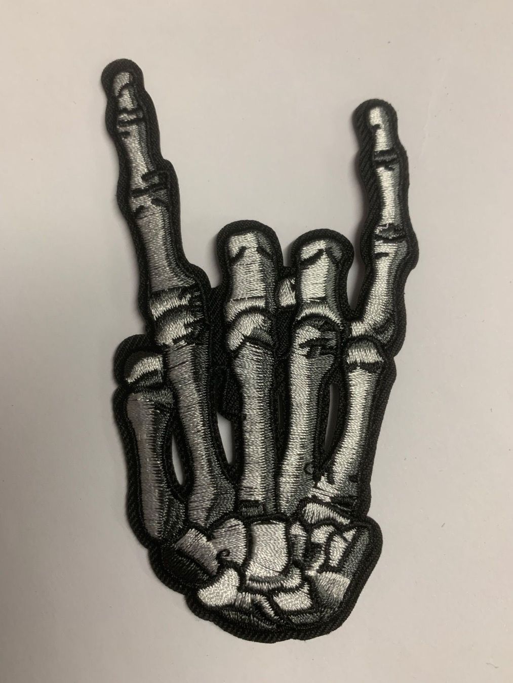 Toppe: Rock Skelet Badge / Aufnäher – Nuovo e nell'imballaggio originale da Ostermundigen venduto da Mcone