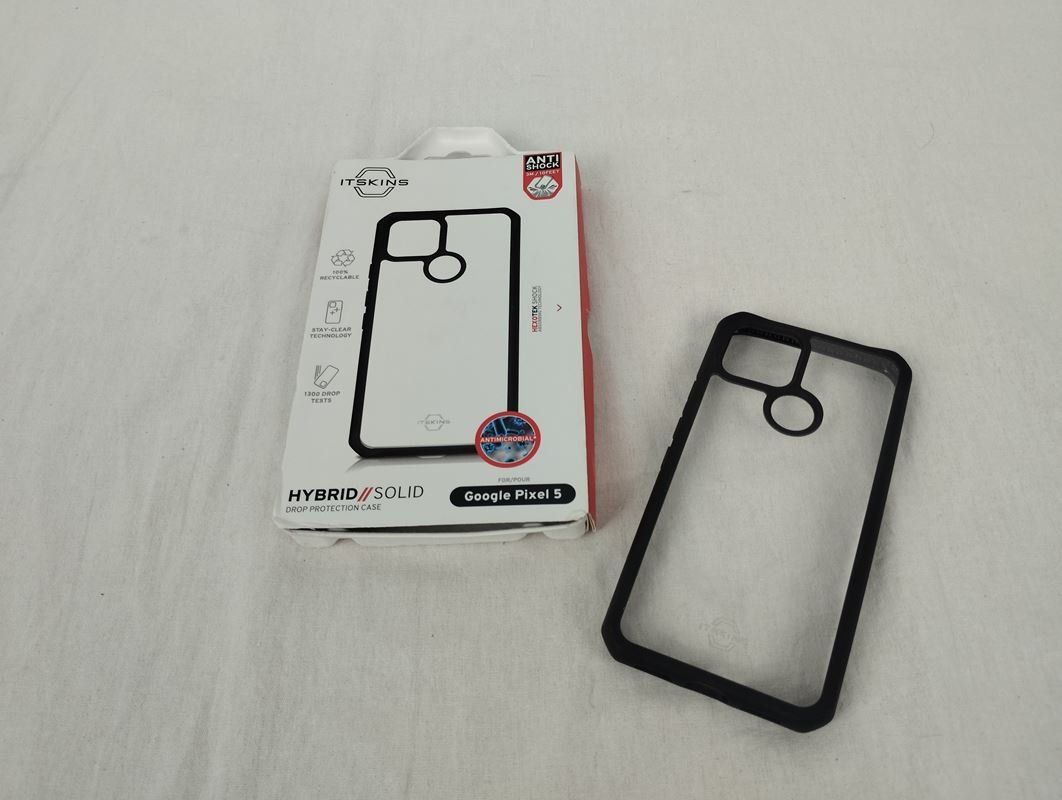 Coques & Protection écran: ITSKINS Schutzhülle Google Pixel 5 – D'occasion à Schübelbach par Restwert_Schubelbach