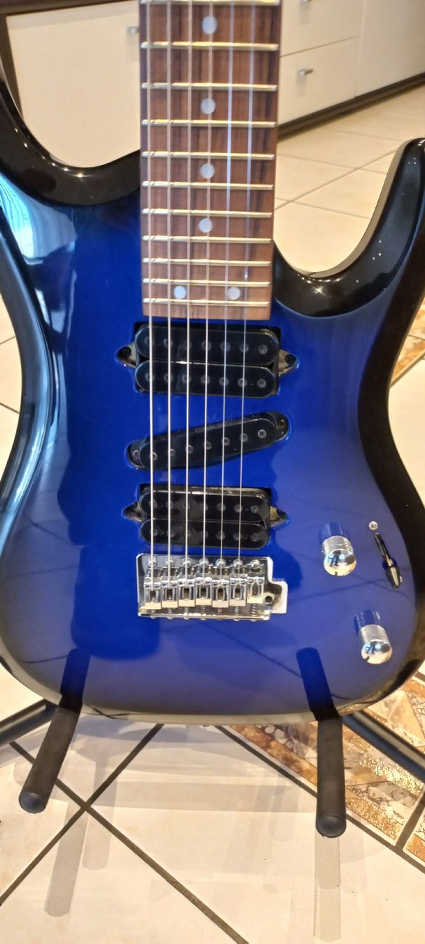 Strumenti musicali: 7 Seitige E Gitarre – Usato da Schaffhausen venduto da raj_f5dm 1