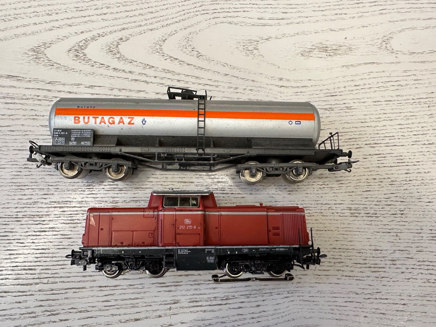 Märklin Modelleisenbahnen: Märklin 3072 DB BR 212 Tankzug – Gebraucht aus Lupsingen von New-Haven 2
