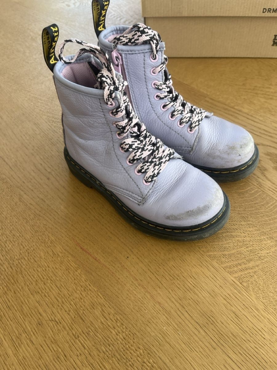 Dr. Martens Scarpe per ragazzi: Dr. Martens Stiefel Kinder hell lila  – Usato da Wabern venduto da CathyG 1