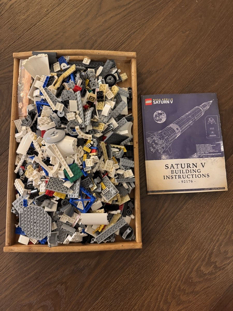 Lego Jeux de construction: LEGO NASA Apollo 11 Saturn V – D'occasion à Uster par buani 3