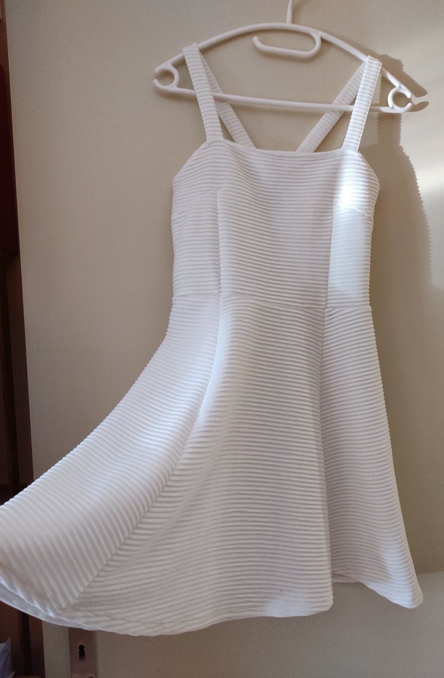 H&M Kleider: Robe d'été blanche, taille 36, comme neuve – Gebraucht aus Marin-Epagnier von Ebt99