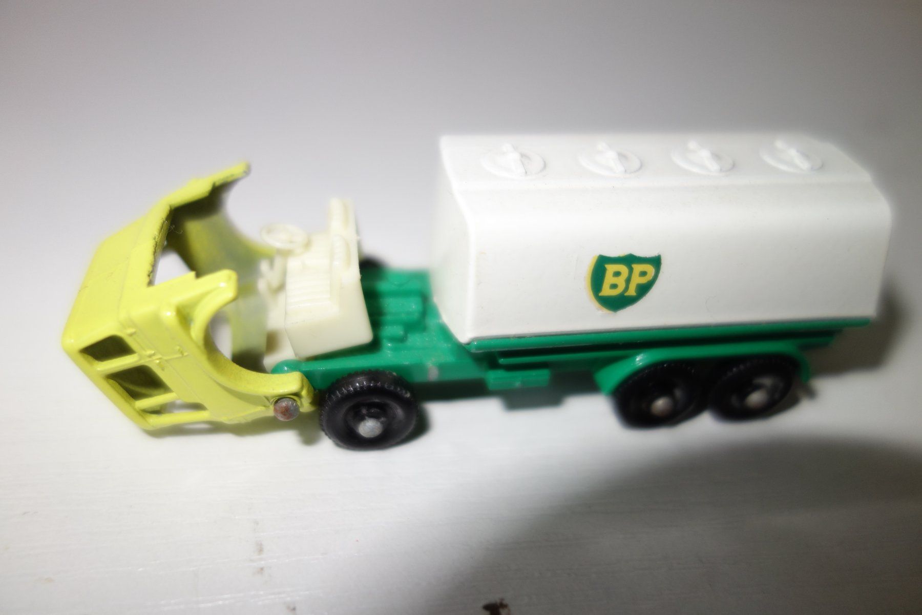 Matchbox Kit di modellismo & Modellini statici: LKW Modelle Matchbox: Tanker – Usato da Schachen b Herisau venduto da Locophon 1