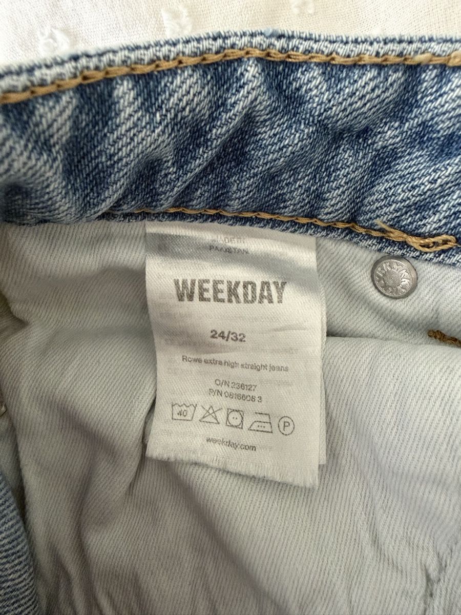 Weekday Jeans: WeekDay Jeans Rowe, Grösse 24/32, hellblau – D'occasion à Winterthur par marisole4 5