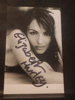 Elisabeth "Liz"  Hurley- handsigniertes Foto 9x14