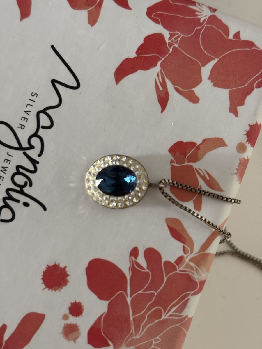 Colliers: Magnolia Silver Blue Sapphire Necklace – D'occasion à Genève par gai_w7bf