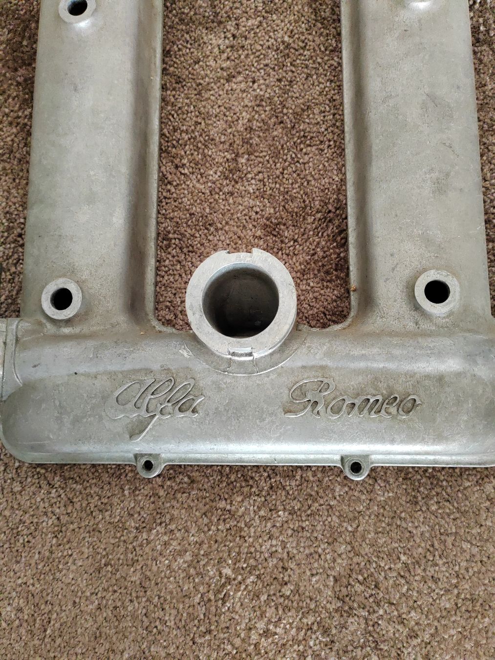Alfa Romeo Tutti pezzi di ricambio auto: Alfa Romeo Typ 105, Ventildeckel, Top Zustand, Oldtimer – Usato da Weinfelden venduto da pha_5hg2 3