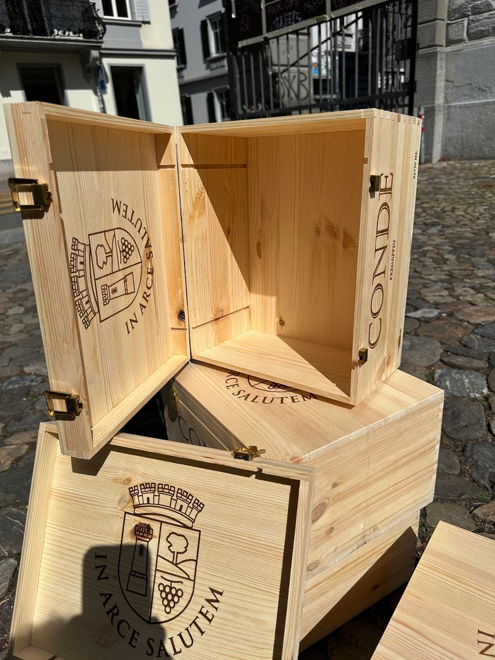 Autres: Schöne Weinkiste Klappdeckel – D'occasion à Zürich par atlantis77 3
