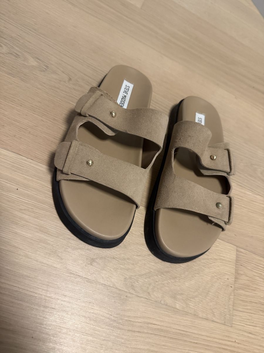 Steve Madden Scarpe da donna: Steve Madden Pantoletten Beige, Wildleder 38.5 – Usato da Kilchberg ZH venduto da MaM82